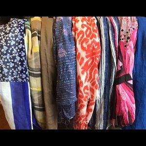 7 different scarfs (not infinity)